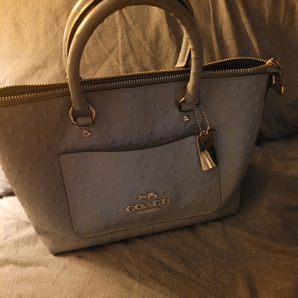 Coach handbag baby blue/ gray blue riveted cross-body strap included - Picture 5 of 11